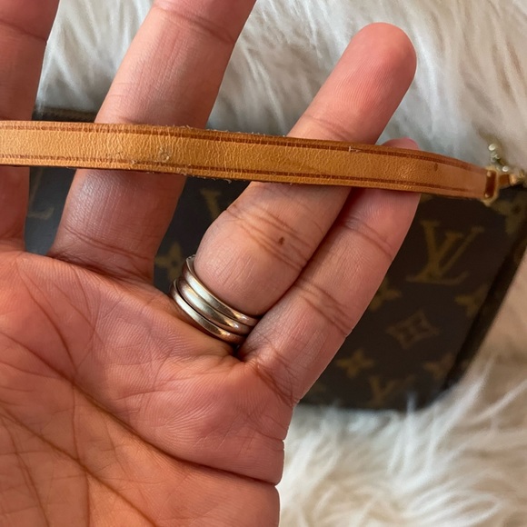 🔥SOLD🔥Authentic Louis Vuitton Pochette Accessories - Picture 13 of 16